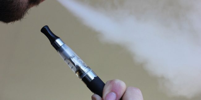 es-danino-el-cigarrillo-electronico-clinica-dental-mozas-vitoria-gasteiz