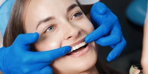 ¿Debería hacerme un blanqueamiento dental? Clínica dental Vitoria ¿Debería hacerme un blanqueamiento dental? Clínica dental Vitoria