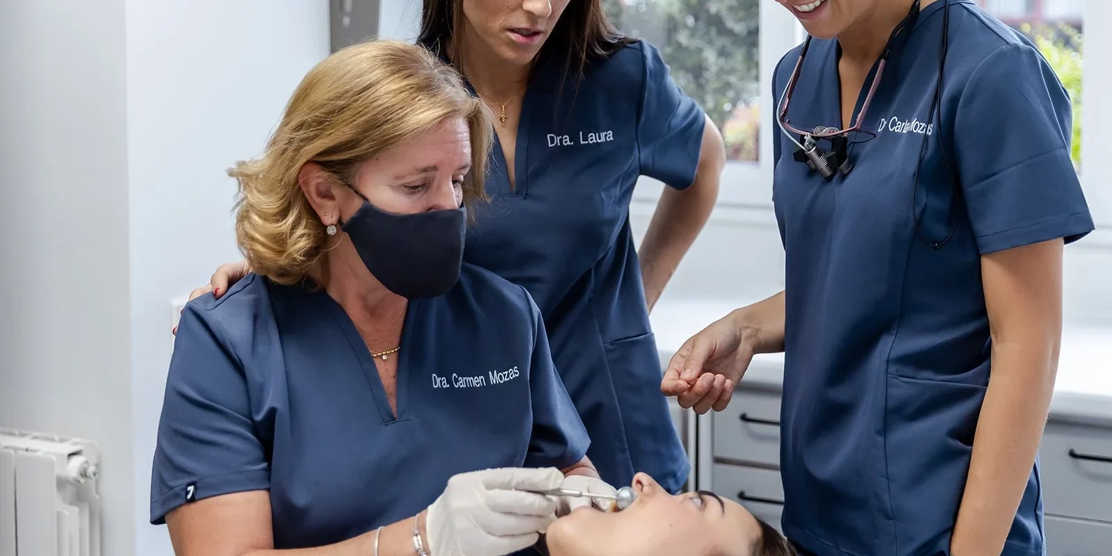 implantes dentales en pacientes con periodontitis